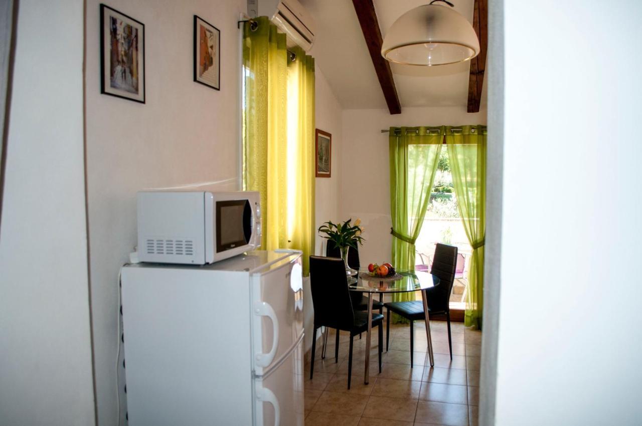 Apartment Rosa 2 Ровинь Экстерьер фото