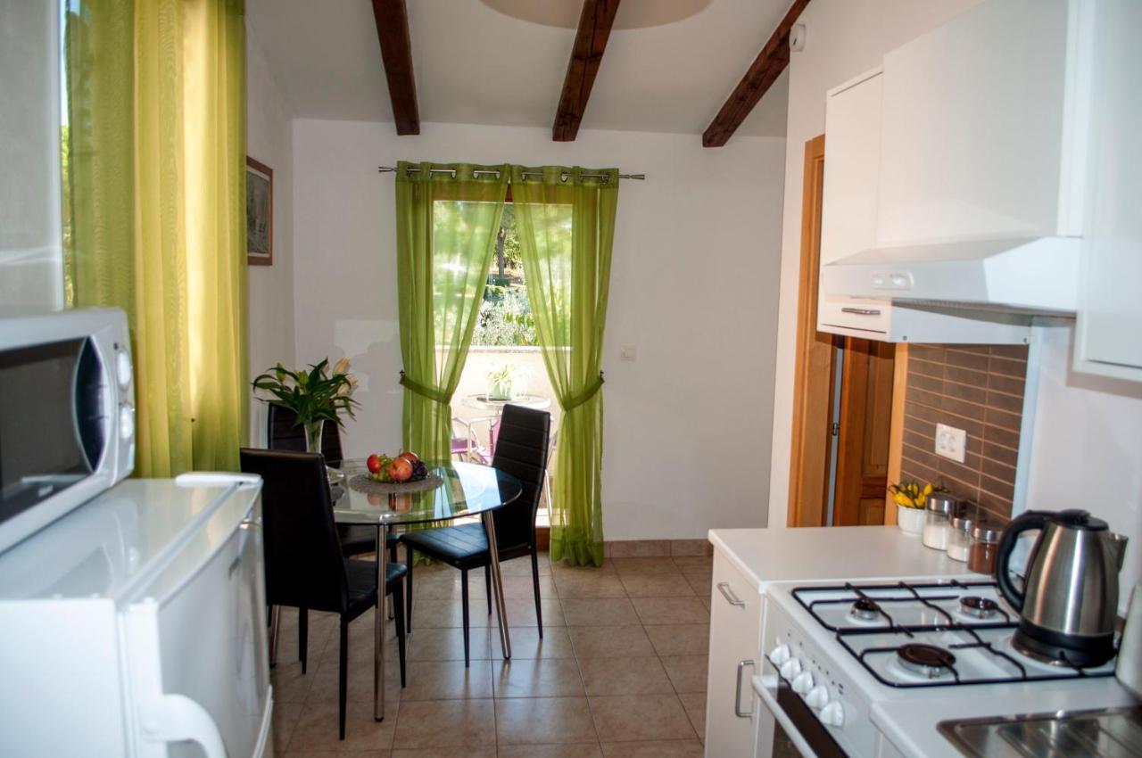 Apartment Rosa 2 Ровинь Экстерьер фото